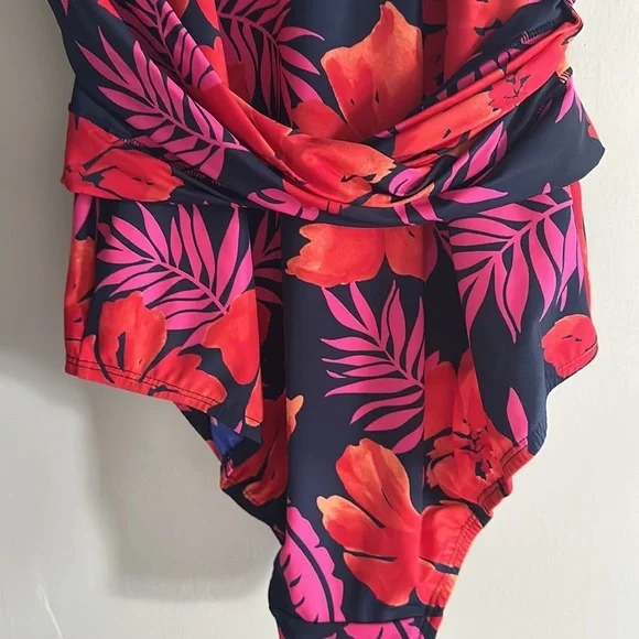 Lands' End Women's One Piece Swimsuit - Red Floral on Navy - Picture 8 of 8